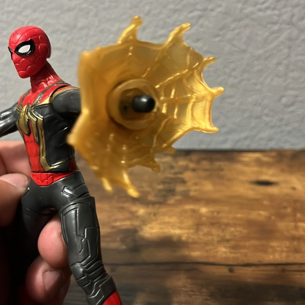 Spider-Man Action Figure with Red and Gold Suit - Picture 3 of 8